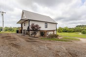 1AN Luxury European Barndo FARM STAY Wedding Venue