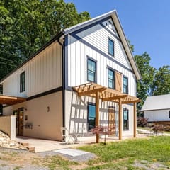 3AN Modern Luxury Barndo Farm Stay with Fluffy Cows 3AN