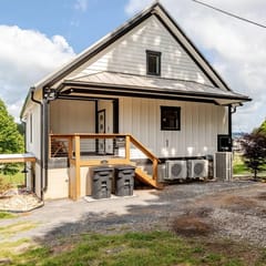Barndo1 Fluffy Cow Farm Stay at Cedar Pond Farms