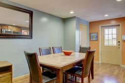 Apartment A Spacious Work-Travel Euro Executive - Image 3