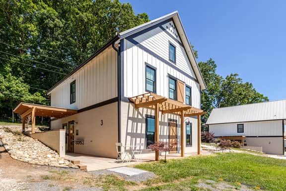 3AN Modern Luxury Barndo Farm Stay with Fluffy Cows 3AN - Image 2